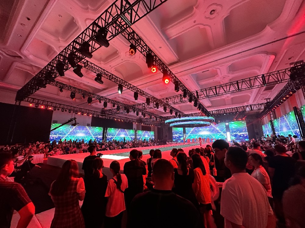 2023南京廣電大型模特走秀