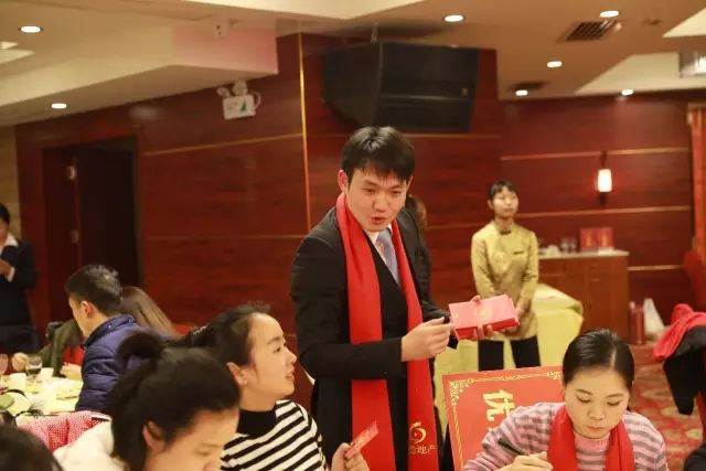 公司年會(huì)活動(dòng)_公司年會(huì)活動(dòng)游戲_年會(huì)活動(dòng)公司名字大全