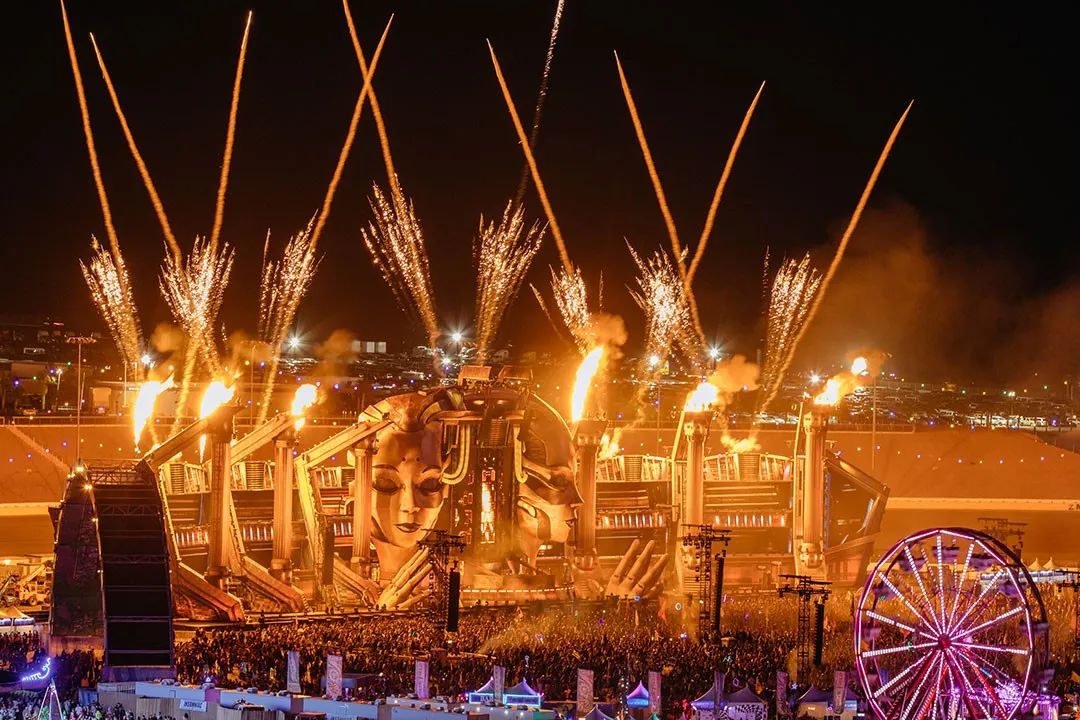 布置舞臺成本低嗎_舞臺布置低成本_舞臺布置費(fèi)用預(yù)算