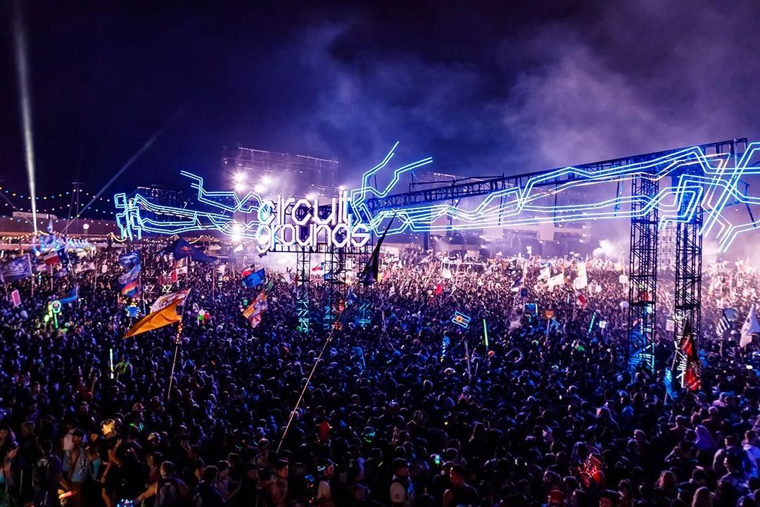 布置舞臺成本低嗎_舞臺布置低成本_舞臺布置費(fèi)用預(yù)算