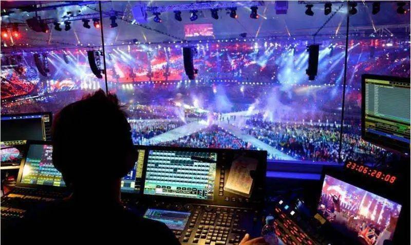 調(diào)光師の崗位職責(zé)調(diào)試打造美輪美奐的舞臺效果