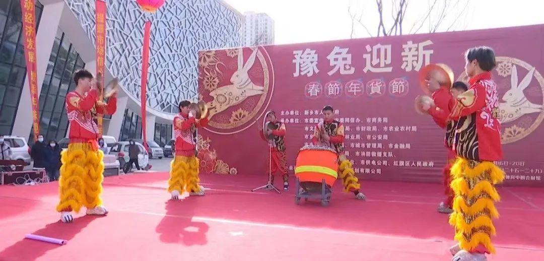 寫春聯(lián)送春聯(lián)宣傳_贈(zèng)送春聯(lián)_2013年春節(jié)免費(fèi)書寫贈(zèng)春聯(lián)活動(dòng)策劃書