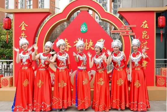 2013年春節(jié)免費書寫贈春聯(lián)活動策劃書_贈送春聯(lián)_贈春聯(lián)主題