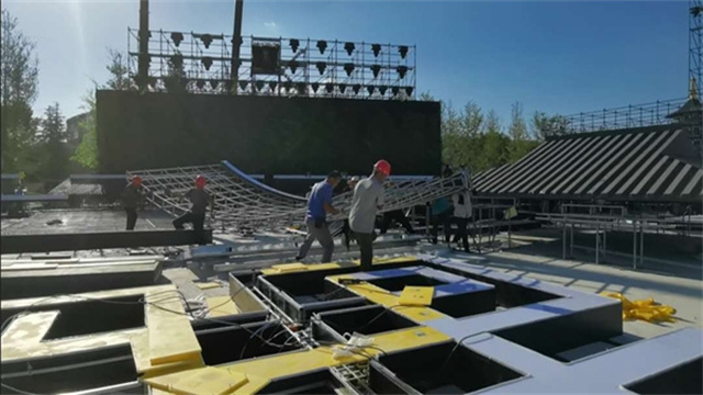 搭建婚禮舞臺(tái)累不累人_婚禮舞臺(tái)搭建怎樣_搭建婚禮舞臺(tái)需要的材料