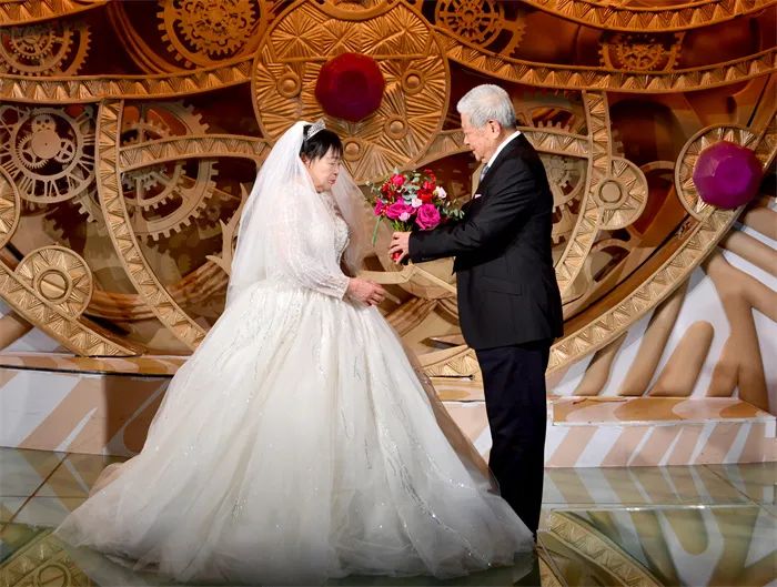 鉆石婚慶典流程_鉆石婚慶典活動(dòng)策劃案_鉆石婚慶典