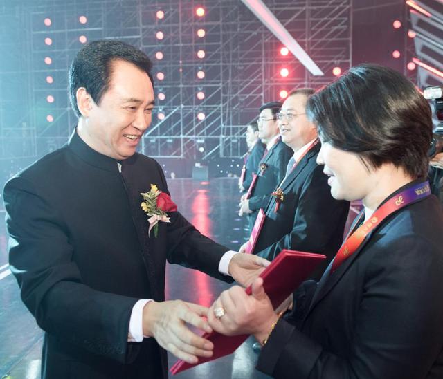 恒大集團20周年慶典（恒大20年慶典各路大佬過來捧場）(2)