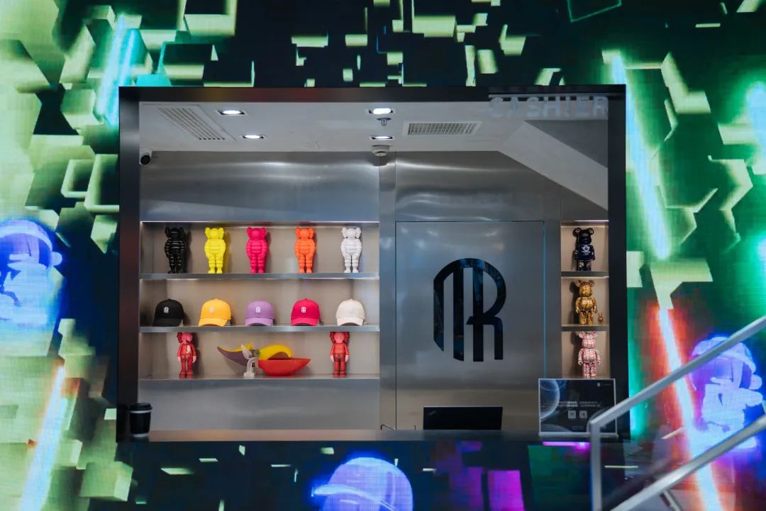 8 月 13 日英國 UCA x THEMRYOUNG 創(chuàng)意服飾手繪活動(dòng)，國潮與藝術(shù)的融合盛宴