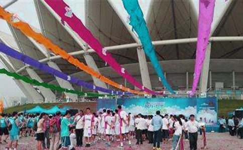 蒲公英愛心社社慶活動策劃書：回顧成長歷程，續(xù)寫奉獻(xiàn)愛心篇章