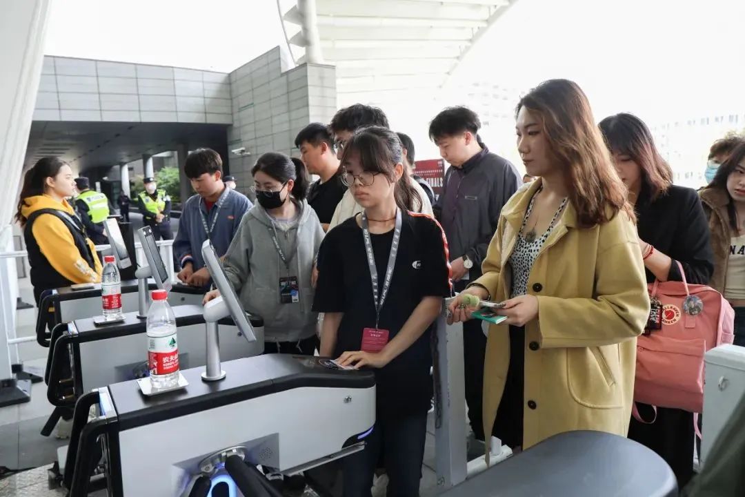 上海舞臺搭建工廠_上海舞臺搭建招聘臨時工_上海舞臺搭建小工