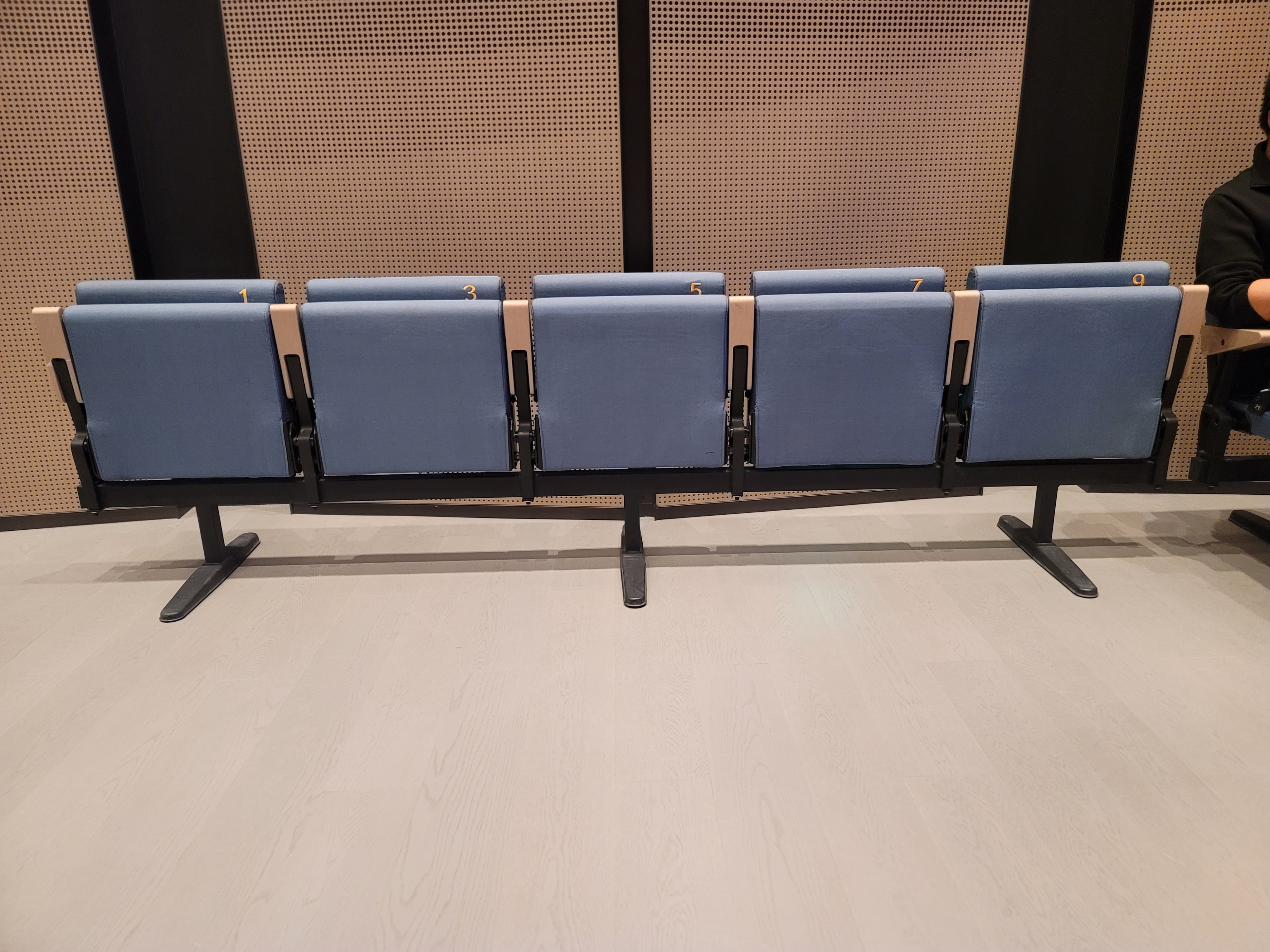 演繹卓越_卓越的表演_品質(zhì)卓越舞臺搭建制作公司