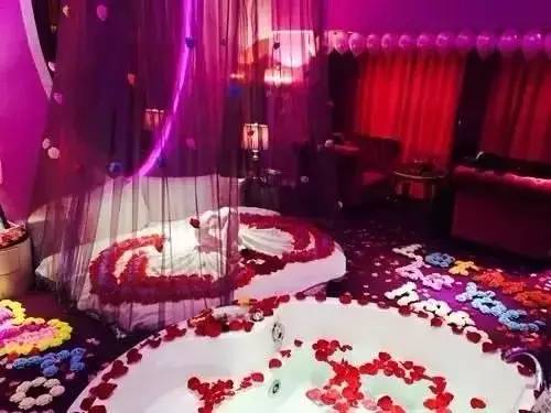 2024年七夕節(jié)各大商家搶灘浪漫經(jīng)濟(jì)，酒店特色服務(wù)一房難求