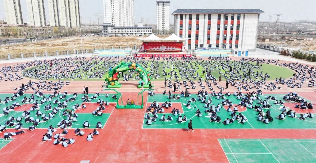 童心巧意繪紙鳶！白銀區(qū)唐道實驗學校第二屆風箏節(jié)：創(chuàng)意與夢想齊飛，春風共彩鳶共舞