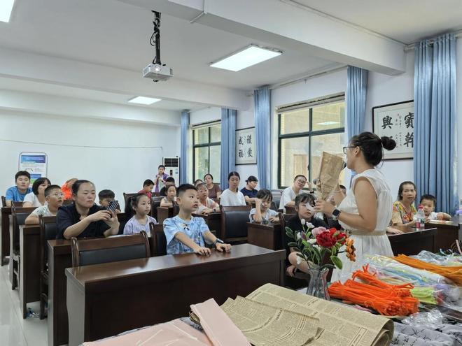 DIY扭扭棒手工向日葵花束_教師節(jié)活動_教師節(jié)活動策劃圖片